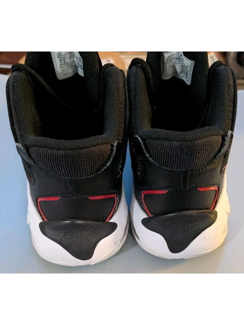 Nike Air Jordan Max Aura 4 GS Bred Size 6Y Sneakers DQ8404-006 Black Red 👟
